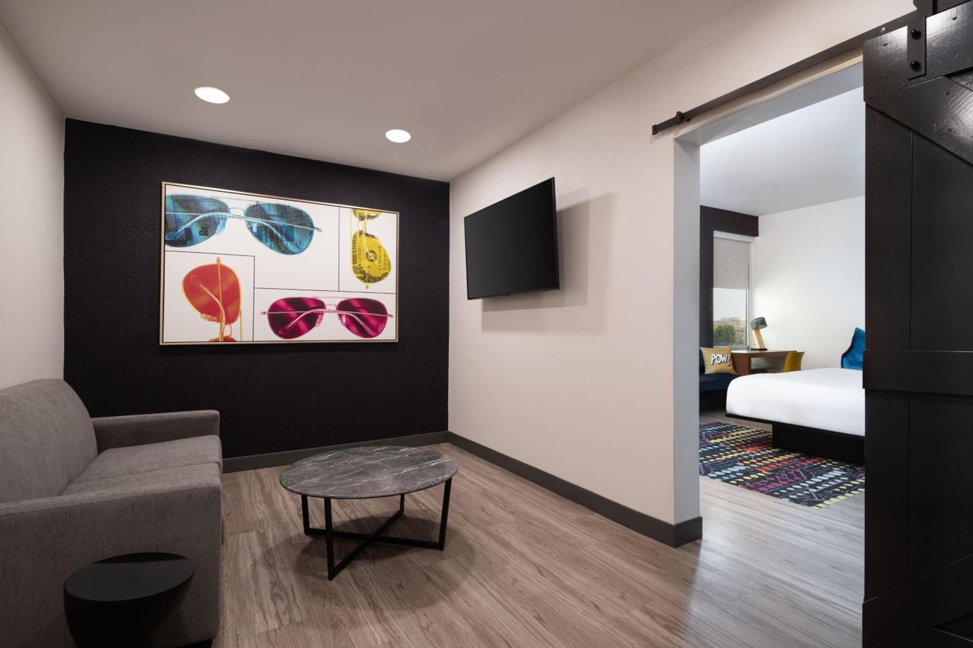 Aloft Beachwood Exterior photo