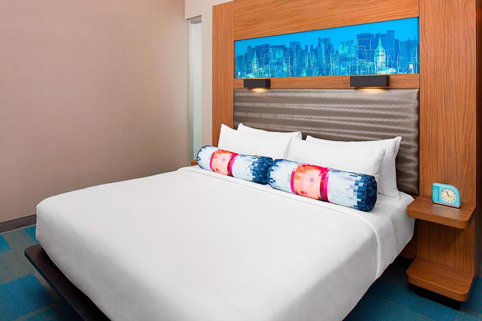 Aloft Beachwood Exterior photo